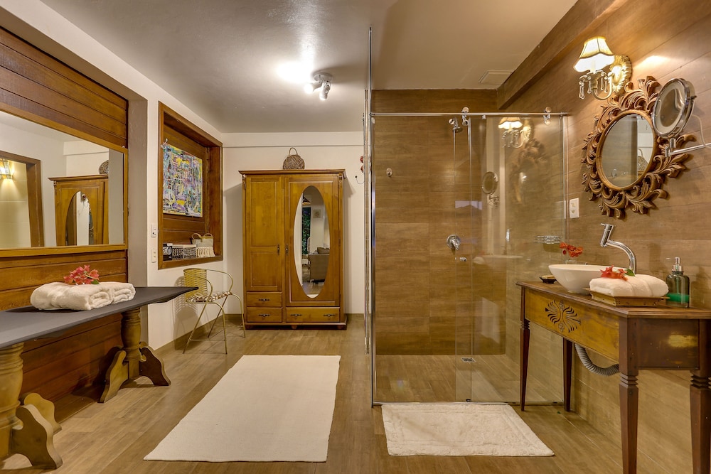 Bistrô E Guest House Isadora Duncan 37/40