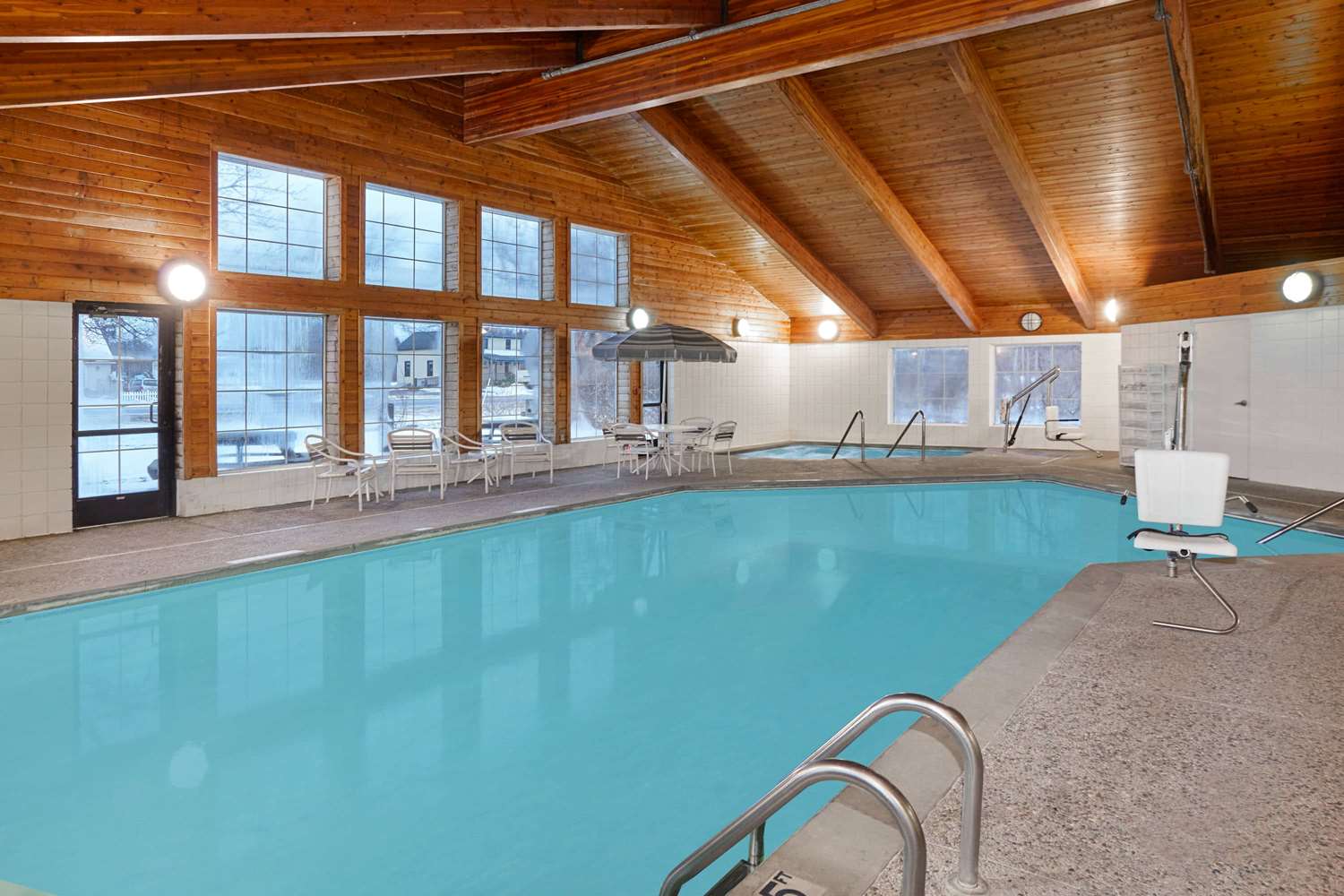 Americinn By Wyndham Douglas/Saugatuck 26/36