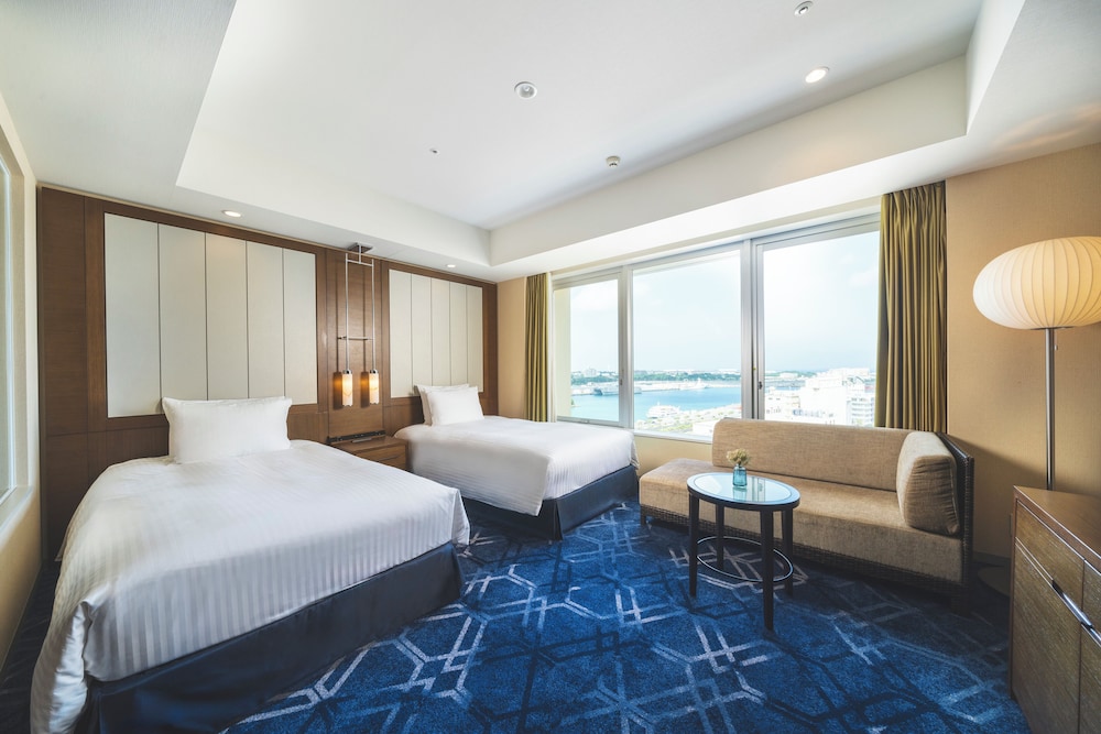 Renovated, Premier, Twin Beds, Bay Side