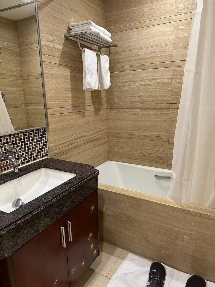Shanghai ZiYuan Service Apartment 53/61