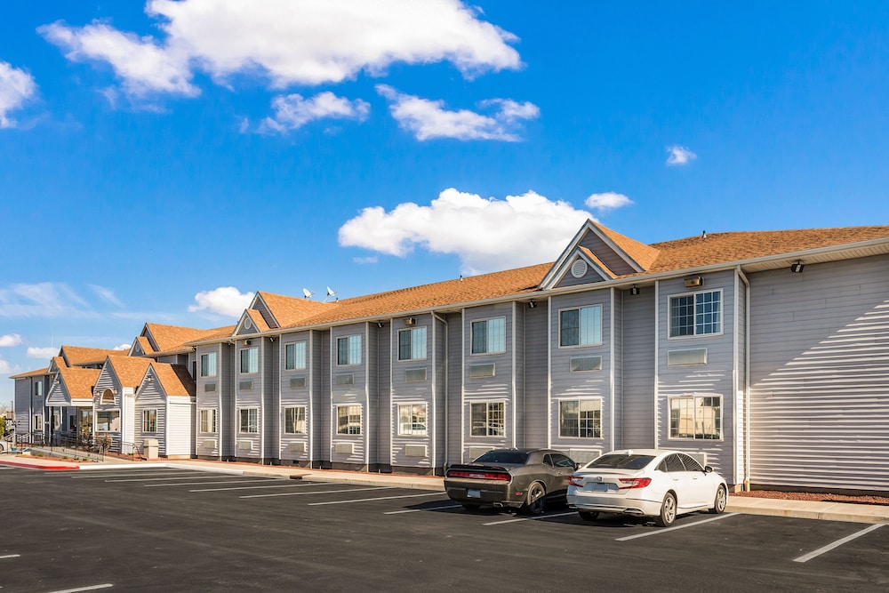 Quality Inn and Suites near NAS Fallon 1/30