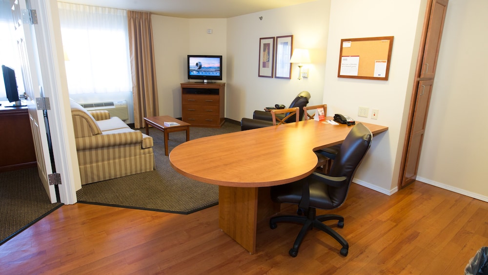 Candlewood Suites Joplin 31/35