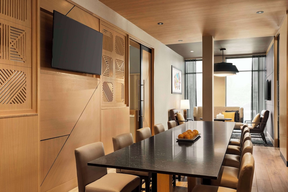 Hyatt Place Columbus/Polaris 28/37