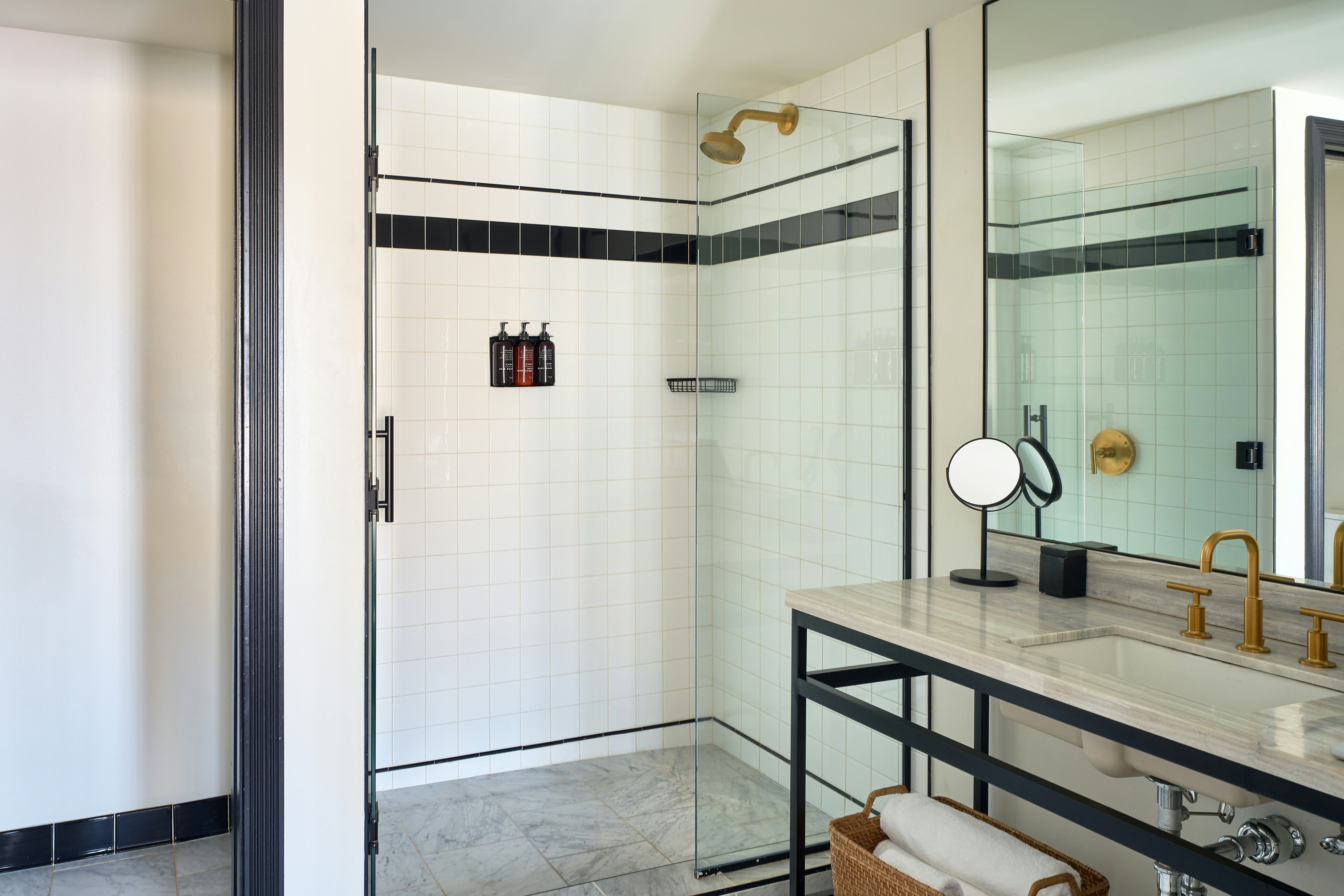 Emeline Hotel 49/50