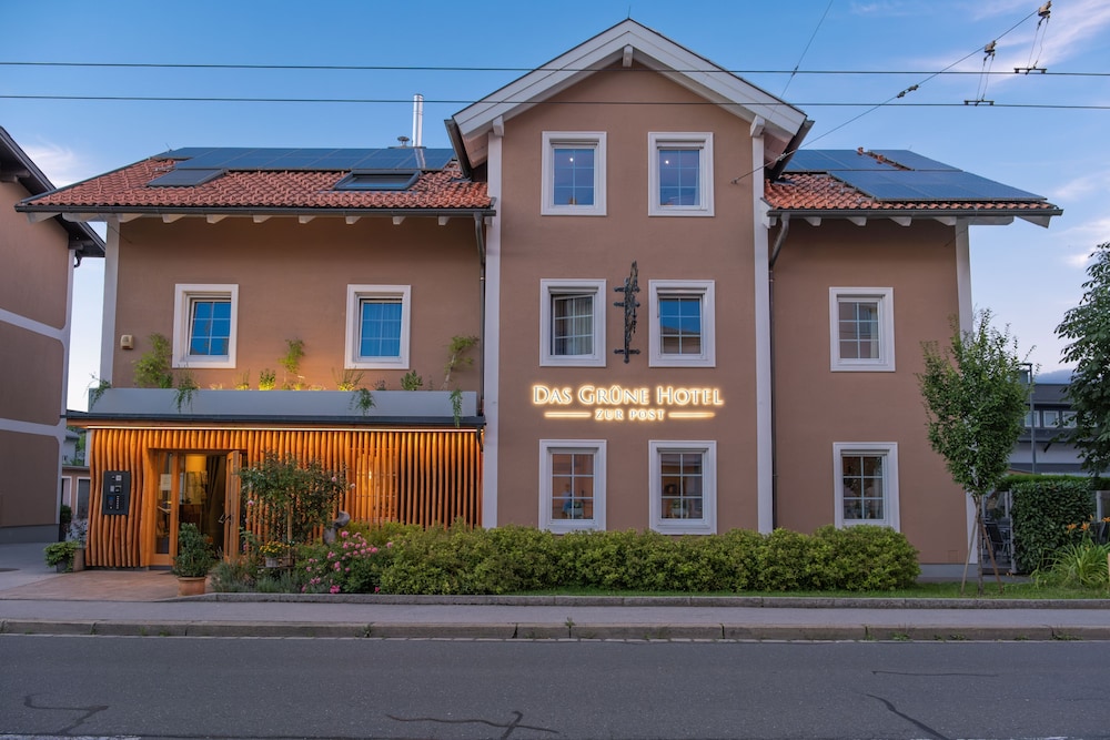 Das Grune Hotel Zur Post - 100 Bio 4/74