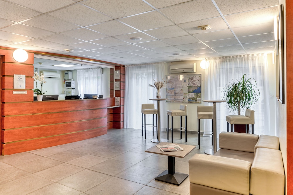 Lobby at Zenitude Hotel-Residences Beziers Centre, BEZIERS