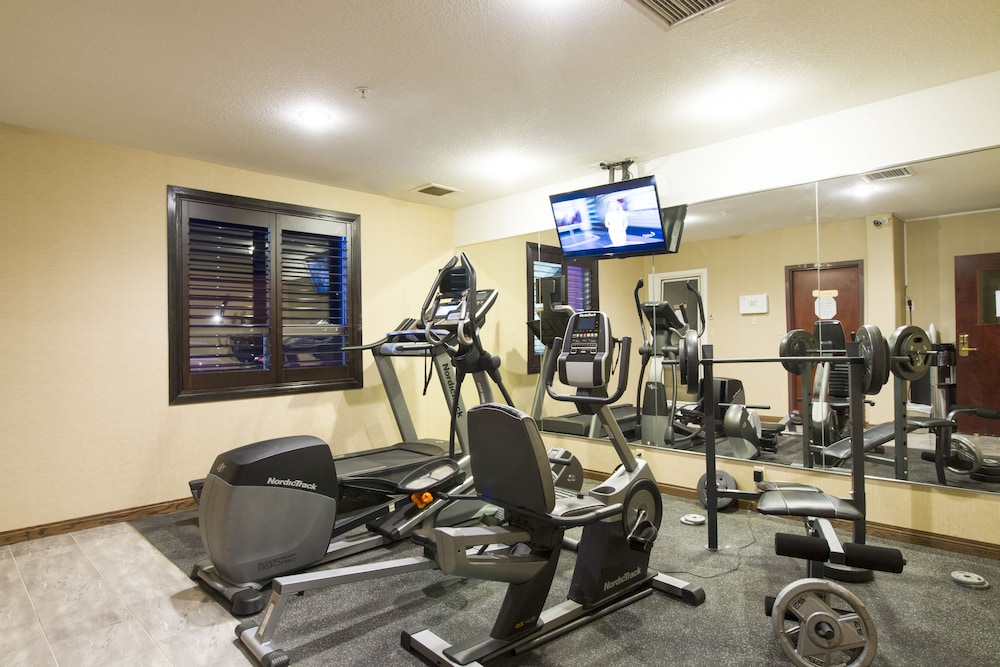 Foxwood Inn & Suites 36/51