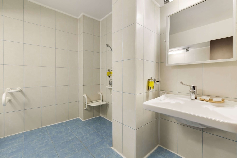 Ramada by Wyndham Iasi City Centre 12/43