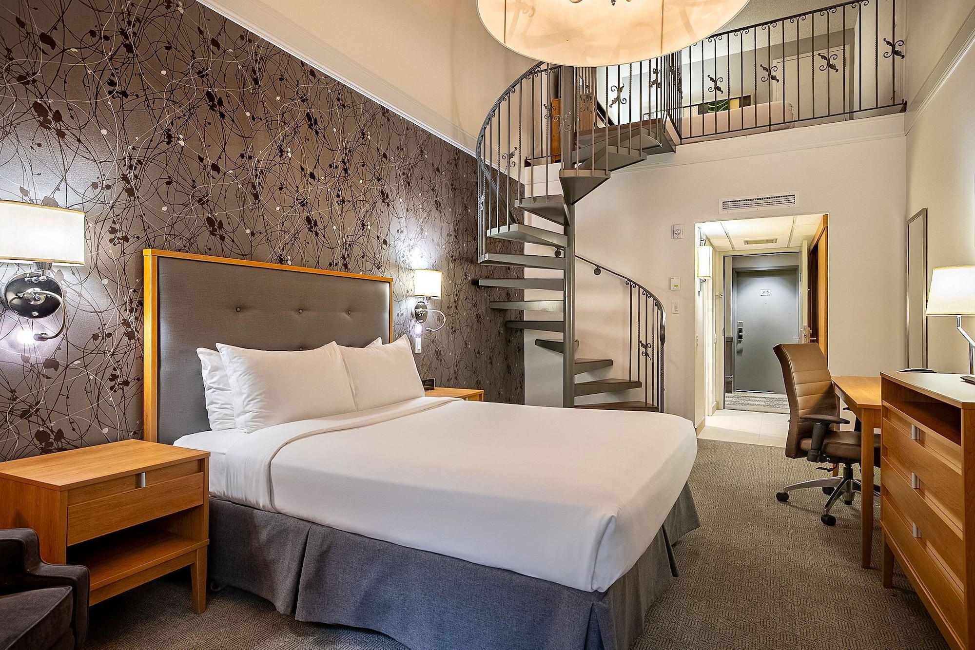 جناح جونيور بسريرين كوين، Chateau Bromont 9/10