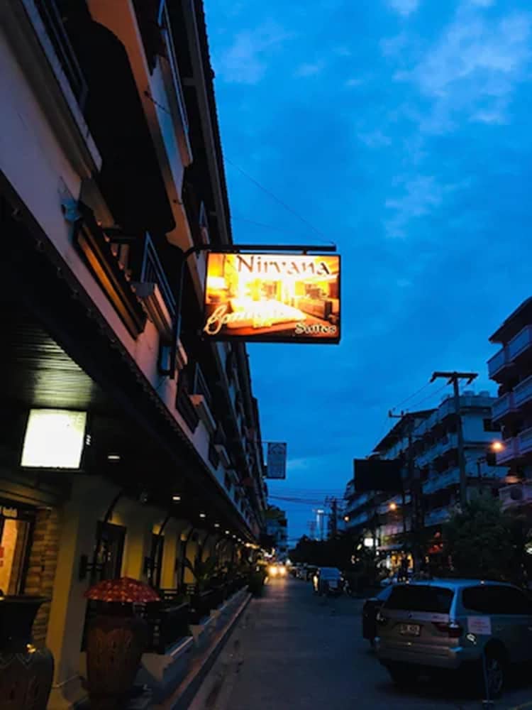 Nirvana Boutique Suites 3/50