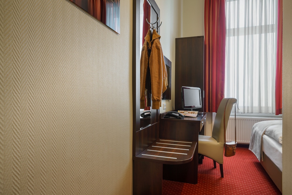 Hotel Graf Moltke 65/75
