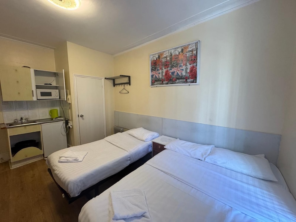 Family, 1 Single and 2 Double Beds