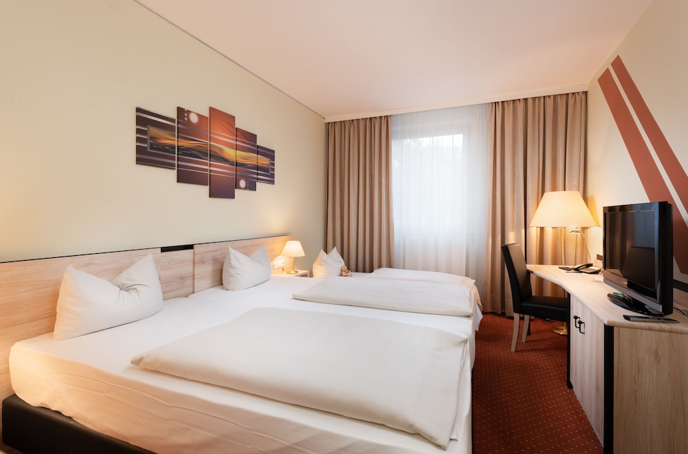 Novina Hotel Sudwestpark Nurnberg 32/68