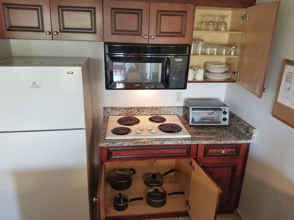 Parc Corniche Condominium Suites 49/62