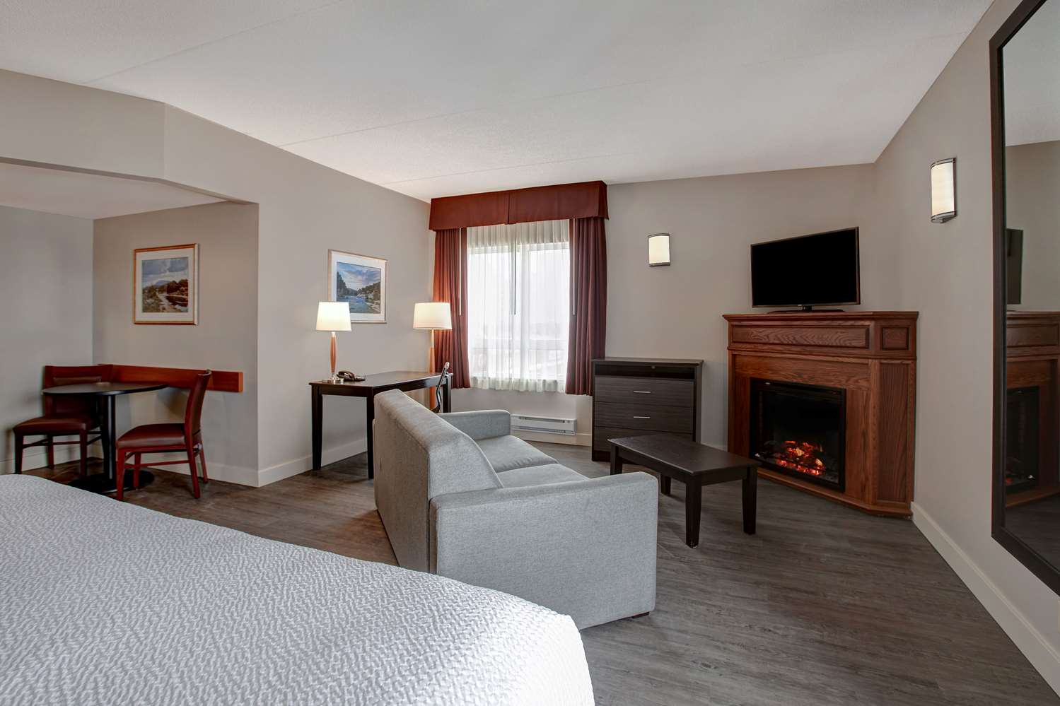 Days Inn & Suites By Wyndham Collingwood 25/38