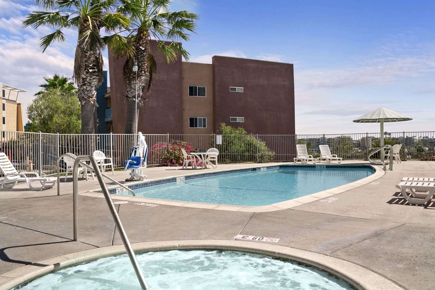 Days Inn by Wyndham Oceanside 29/40