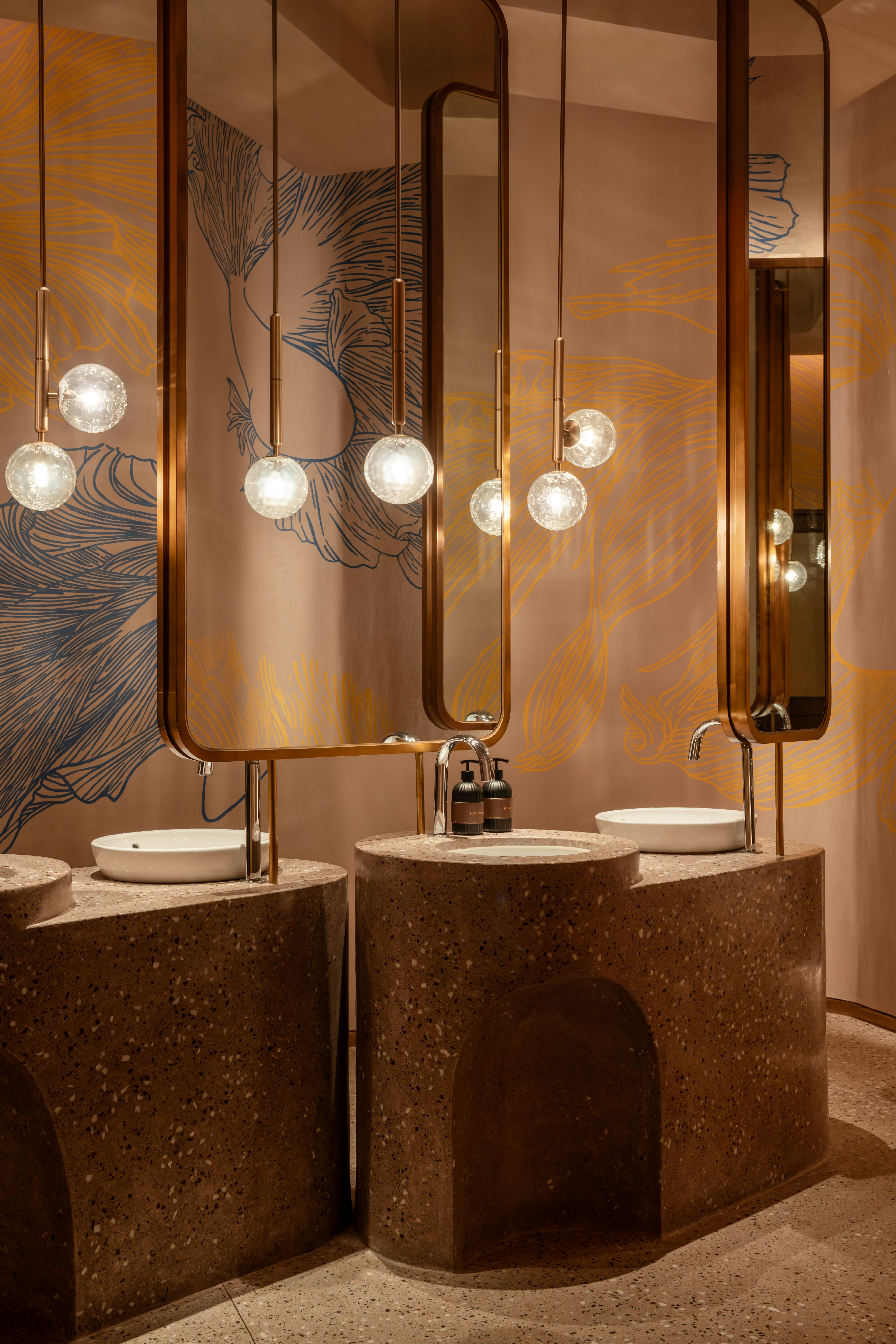 KROMO Bangkok, Curio Collection by Hilton 14/85