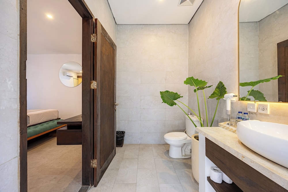Apple Villa & Suite Seminyak 72/73