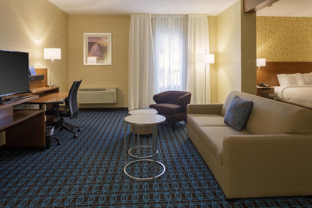 Fairfield Inn Suites By Marriott Belleville 30/48