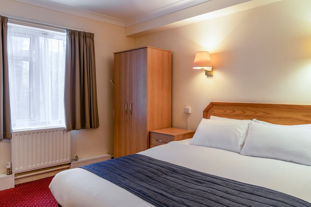 ROOM, DOUBLE BED