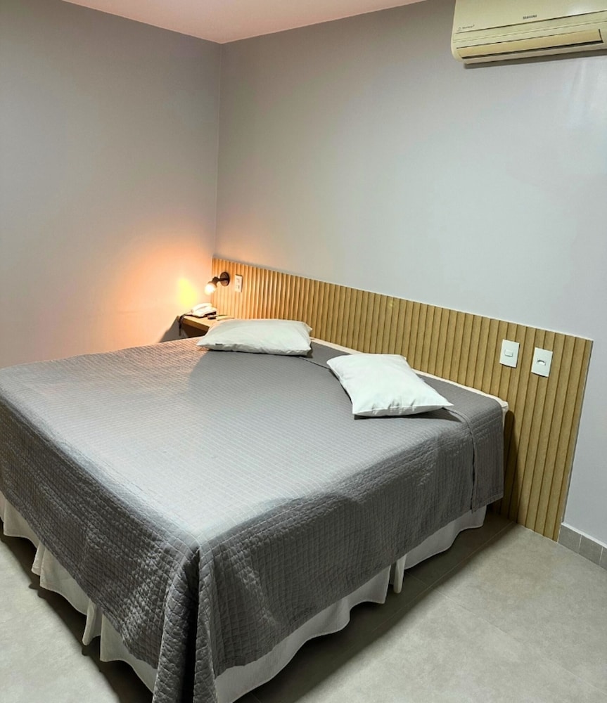 غرفة بسرير مزدوج وسرير فردي مع سرير إضافي، Brasilia Park Hotel 3/6