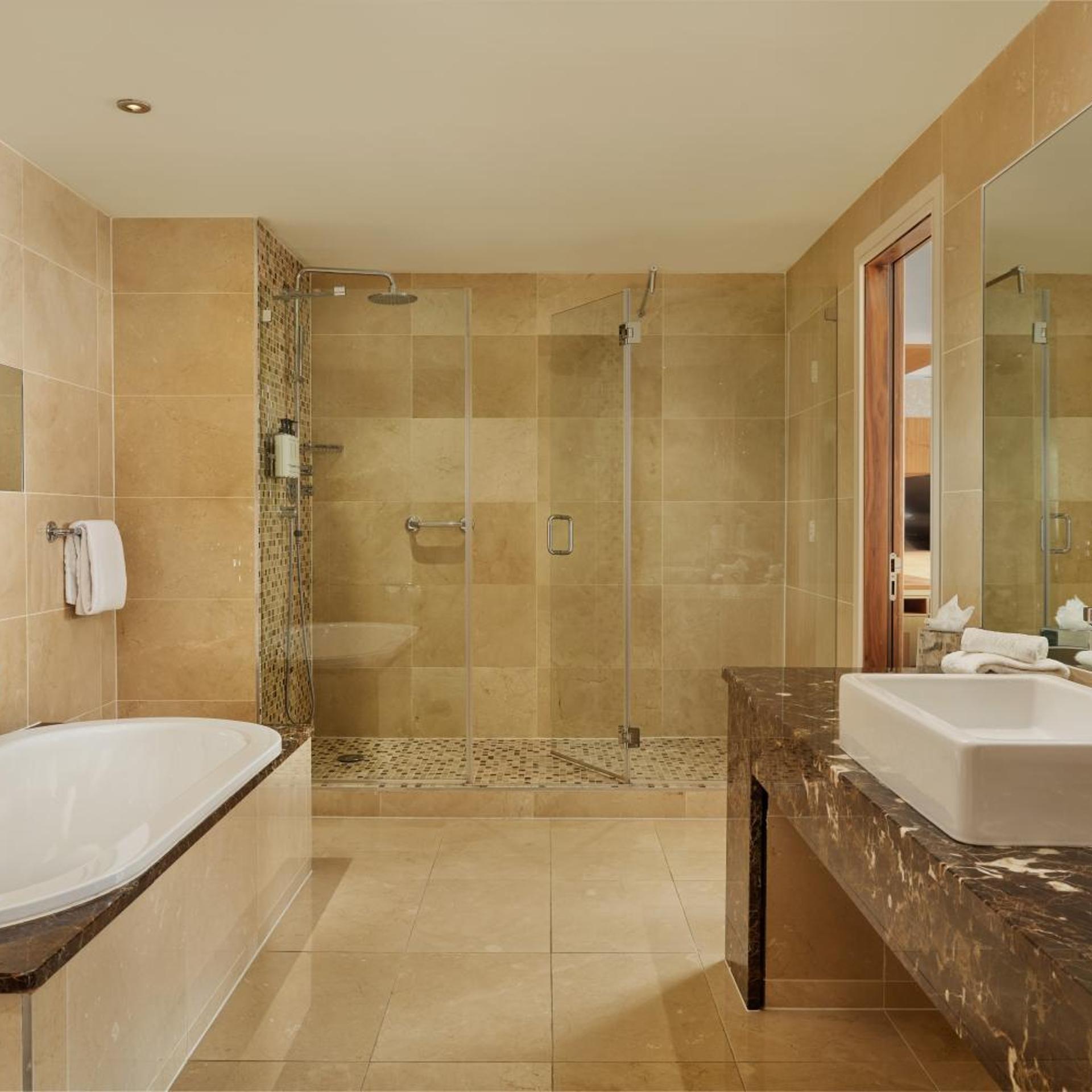 جناح سوبيريور، The Gateway Hotel Dundalk 2/2