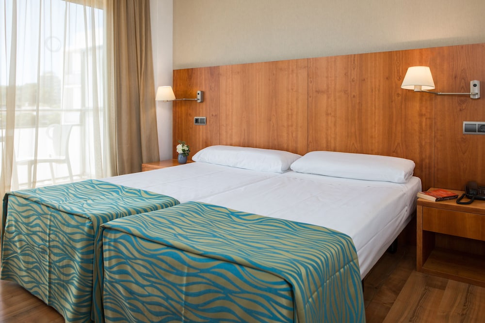 ROOM, DOUBLE BED, POOL VIEW