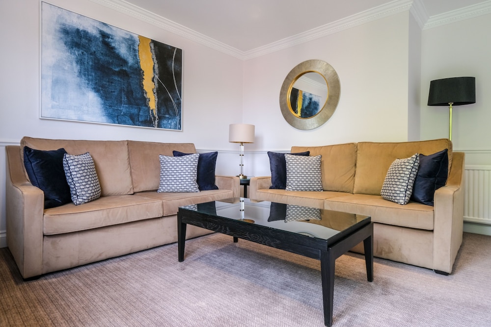 COLLINGHAM SERVICED APARTMENTS 35/56