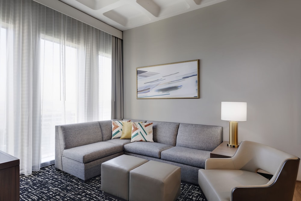 Hyatt House LAX - Century Blvd 21/50