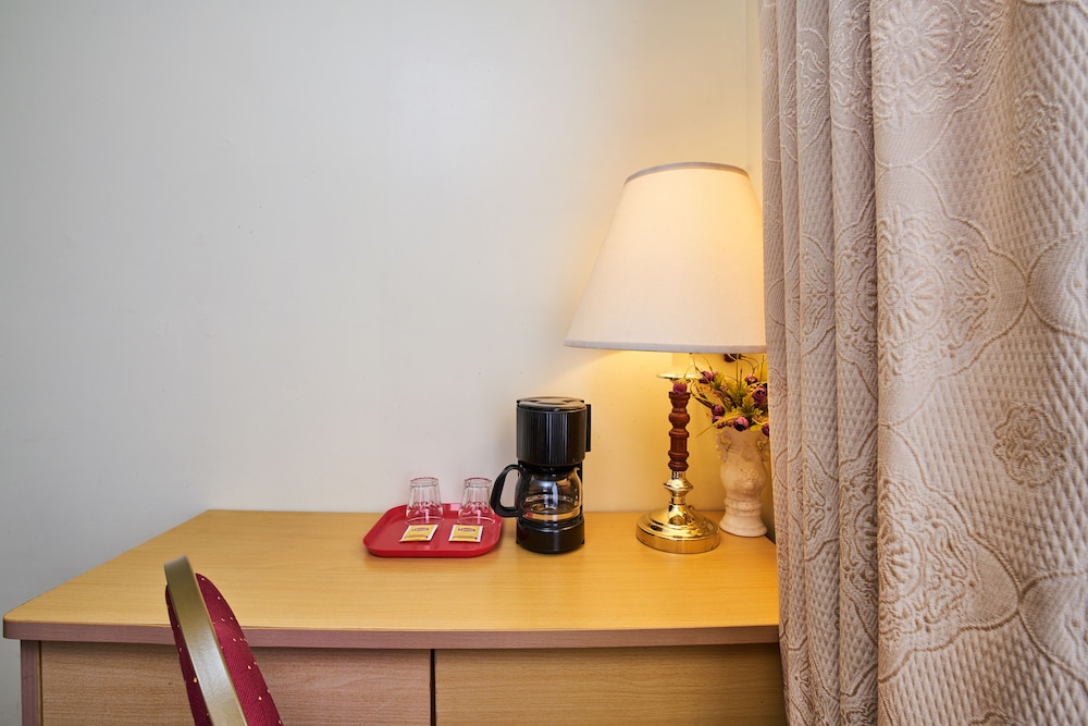 Flushing Hotel 50/60