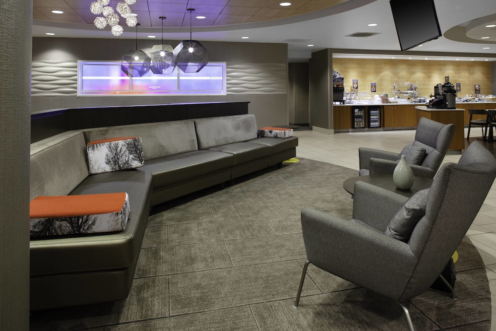 SpringHill Suites Cincinnati North/Forest Park 26/44