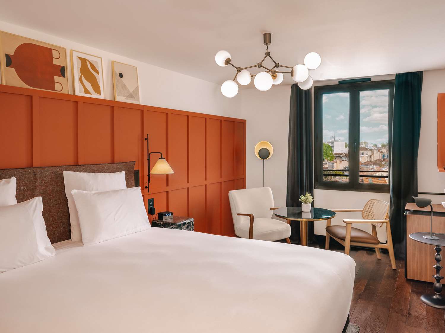 Deluxe, King Bed