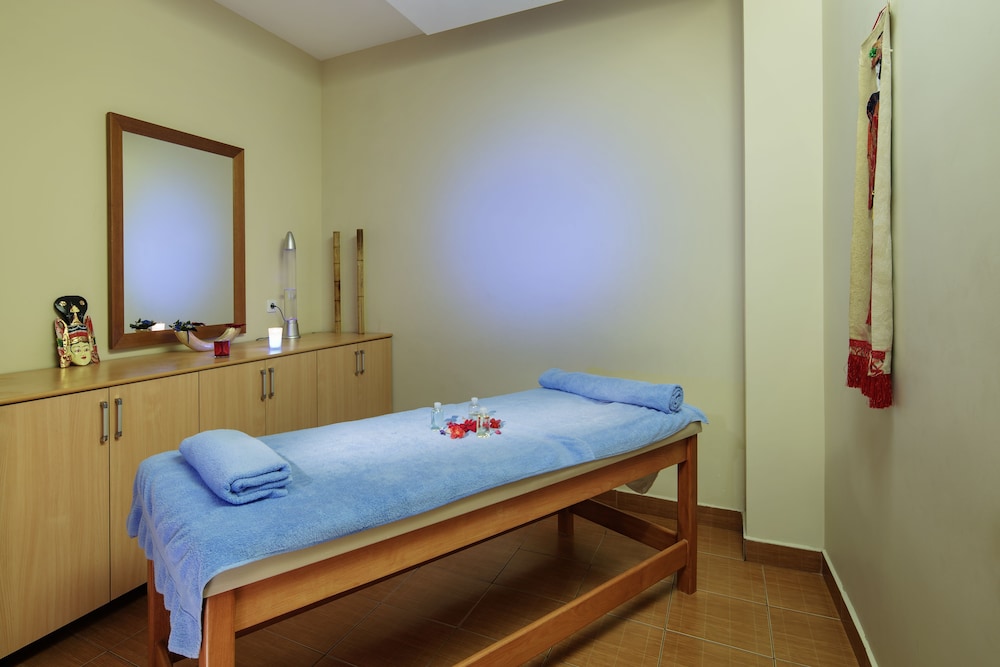 Palan Hotel 8/54
