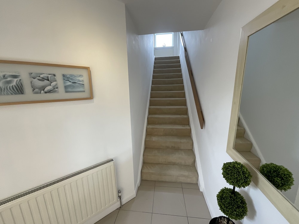 Earle House Serviced Apartments 22/50