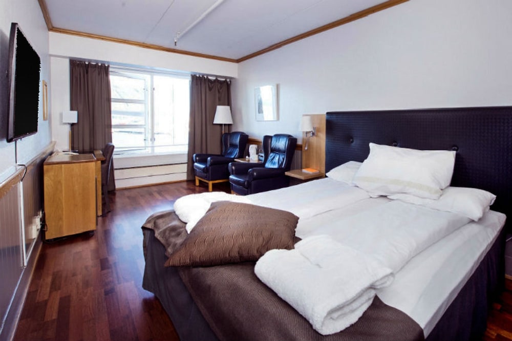 Home Hotel With 11/35