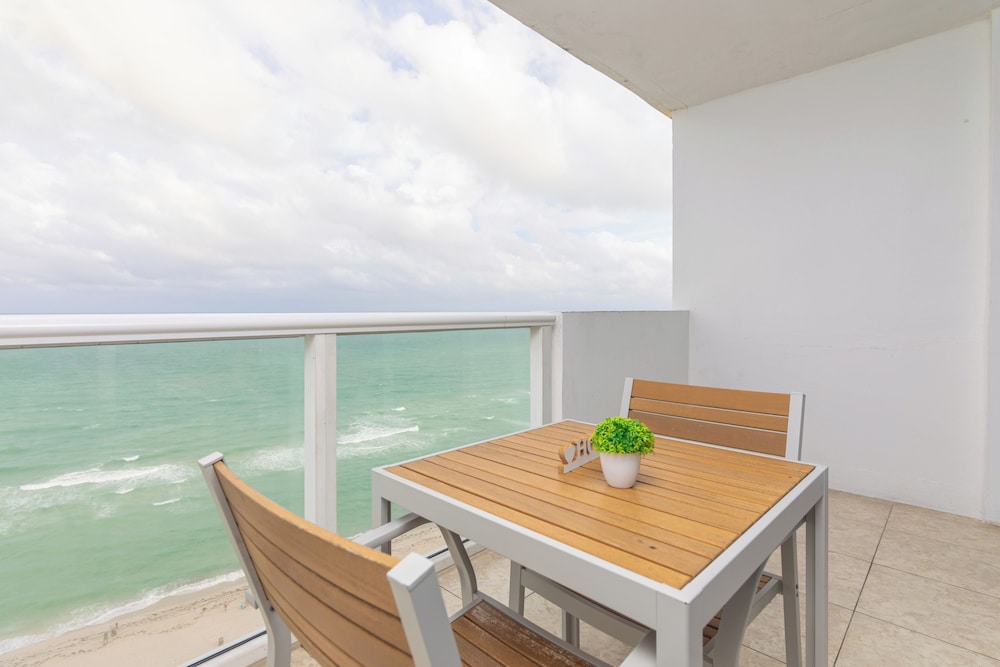 Girasole Apartments 47/50