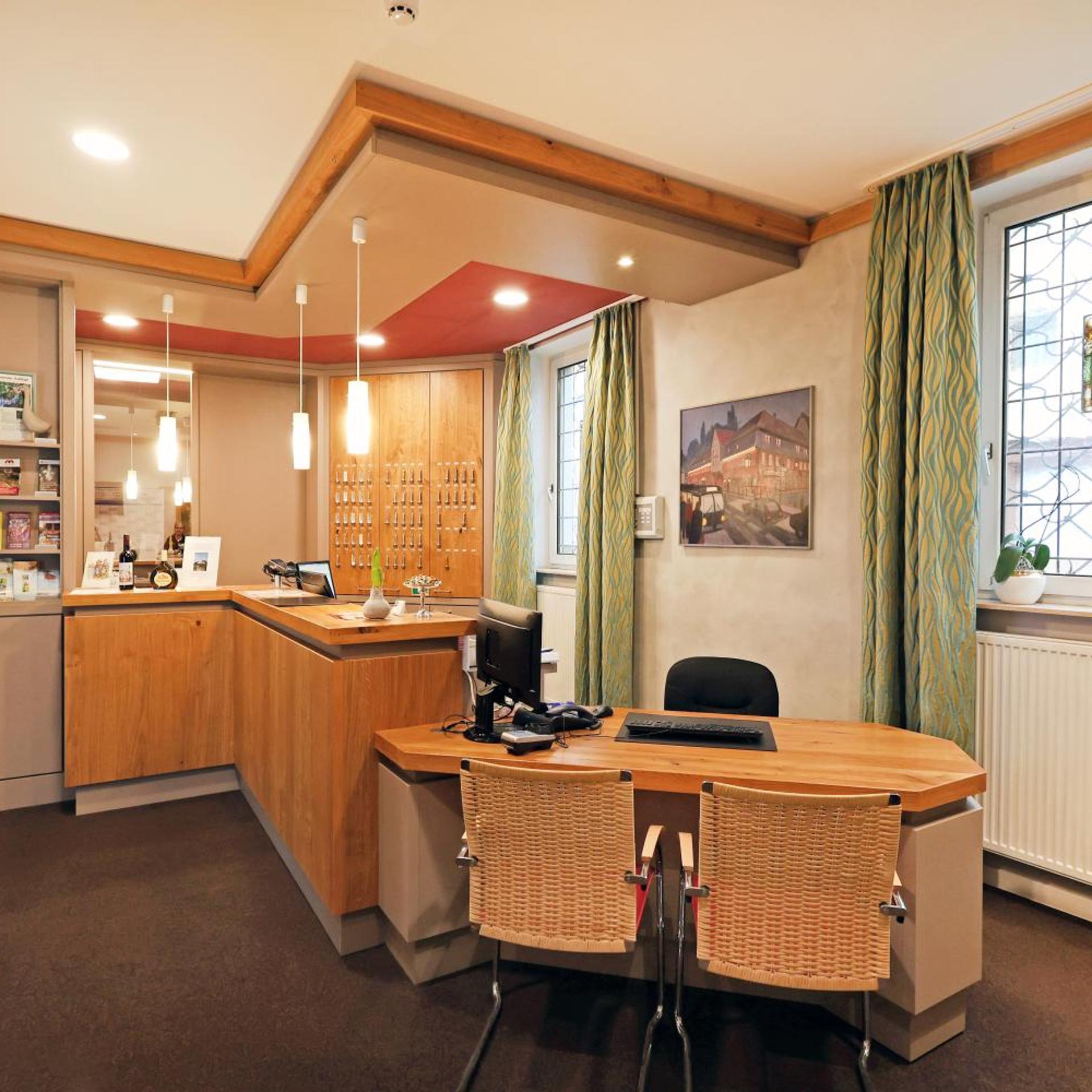 Goldener Karpfen Hotel 43/46