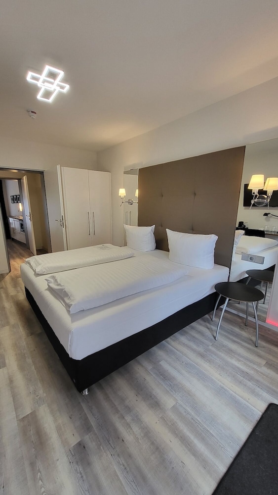 1 BEDROOM, FAMILY