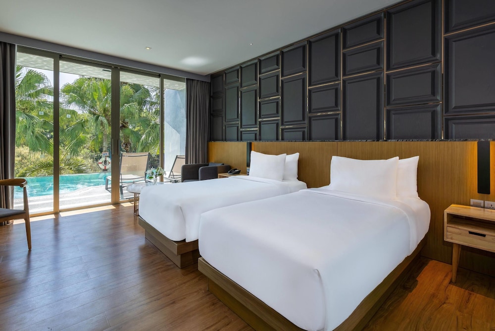 Wyndham Grand Nai Harn Beach Phuket 17/50