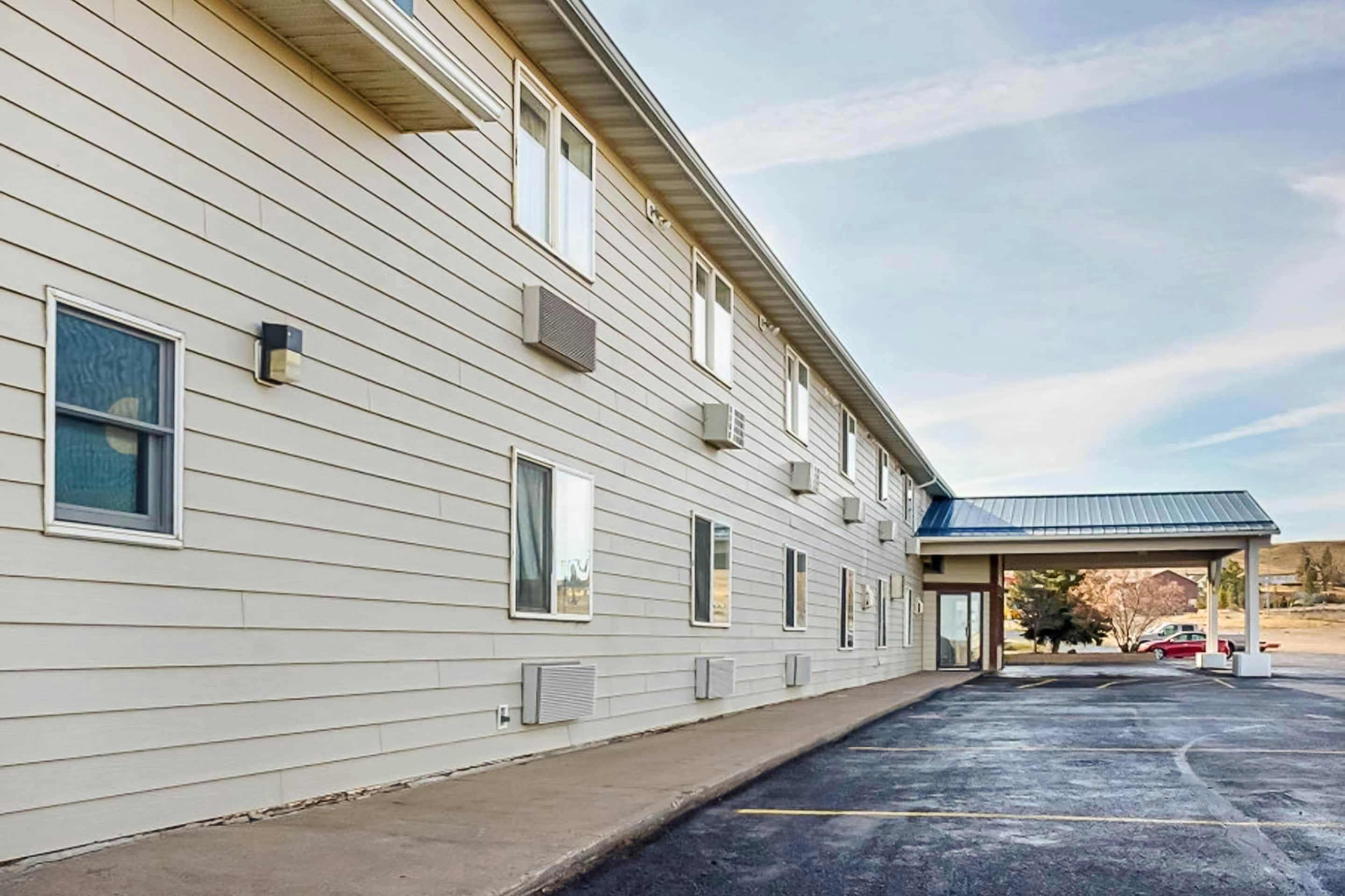 OYO Hotel Shelby MT Hwy 2 & I-15 31/44