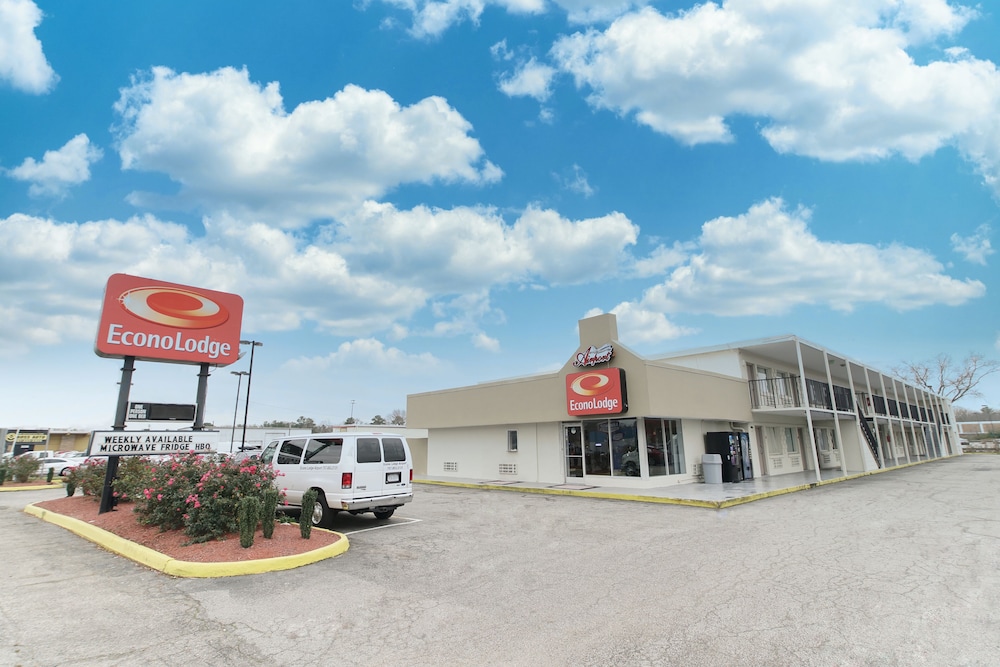 Econo Lodge Norfolk Airport 26/28