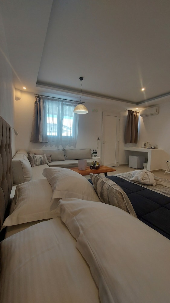 Ambience Suites 12/72