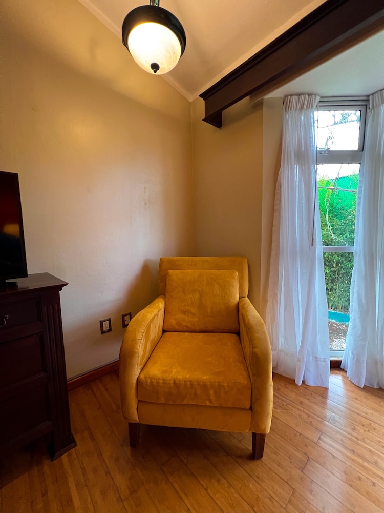 Villa Mercedes San Cristobal 55/75