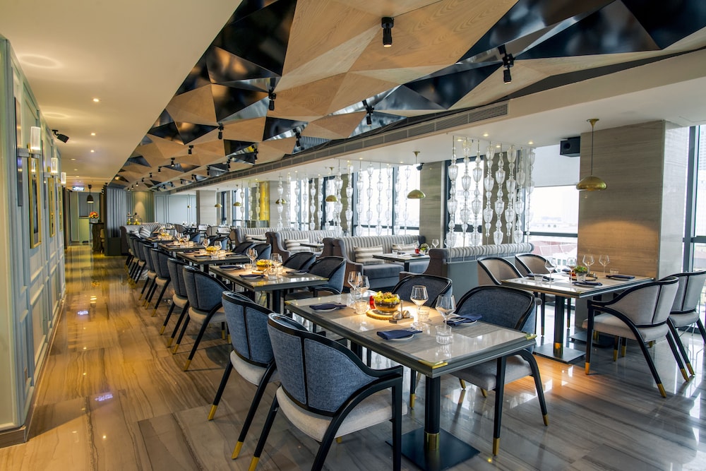 New Orient Hotel Danang 56/70