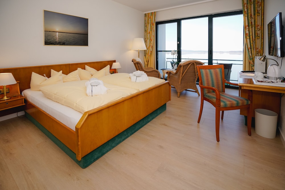 TOP CountryLine Seehotel Berlin-Rangsdorf 12/52