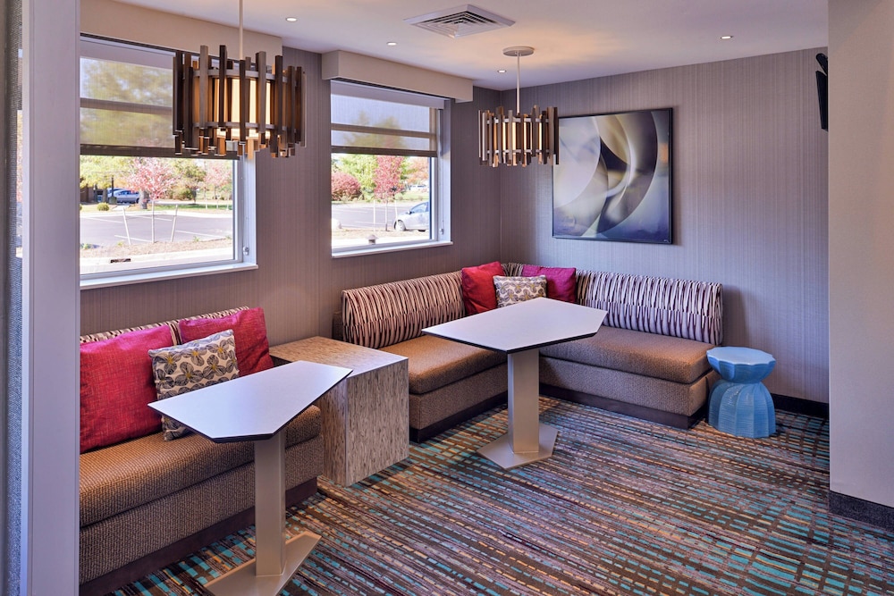 RESIDENCE INN EAST LANSING 17/36