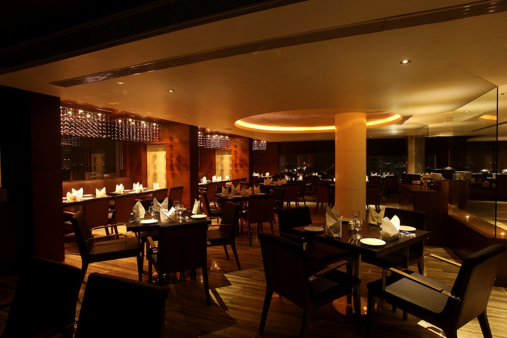 PARADIGM SAROVAR PORTICO 16/21