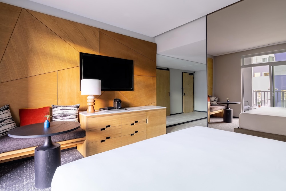 The Shay a Destination by Hyatt 45/50