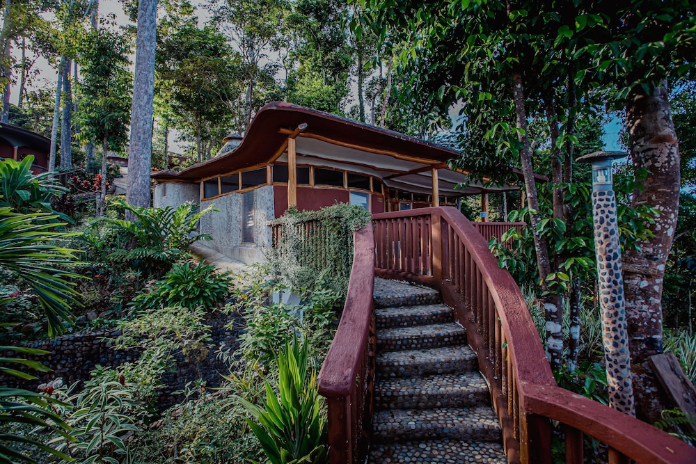 Atremaru Jungle Retreat 4/67