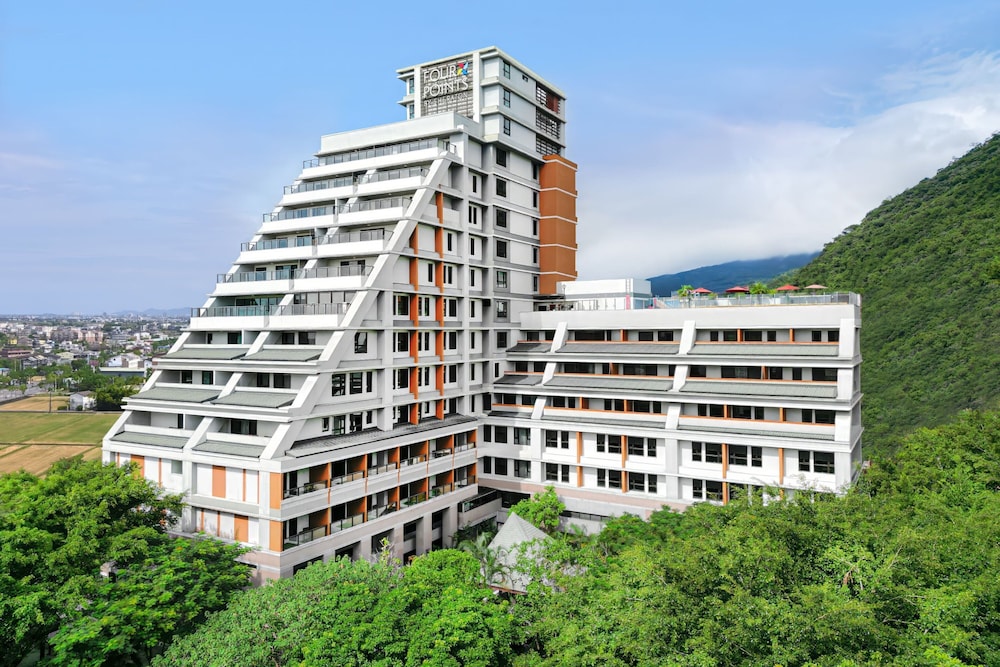 Four Points by Sheraton Yilan Jiaoxi 3/64